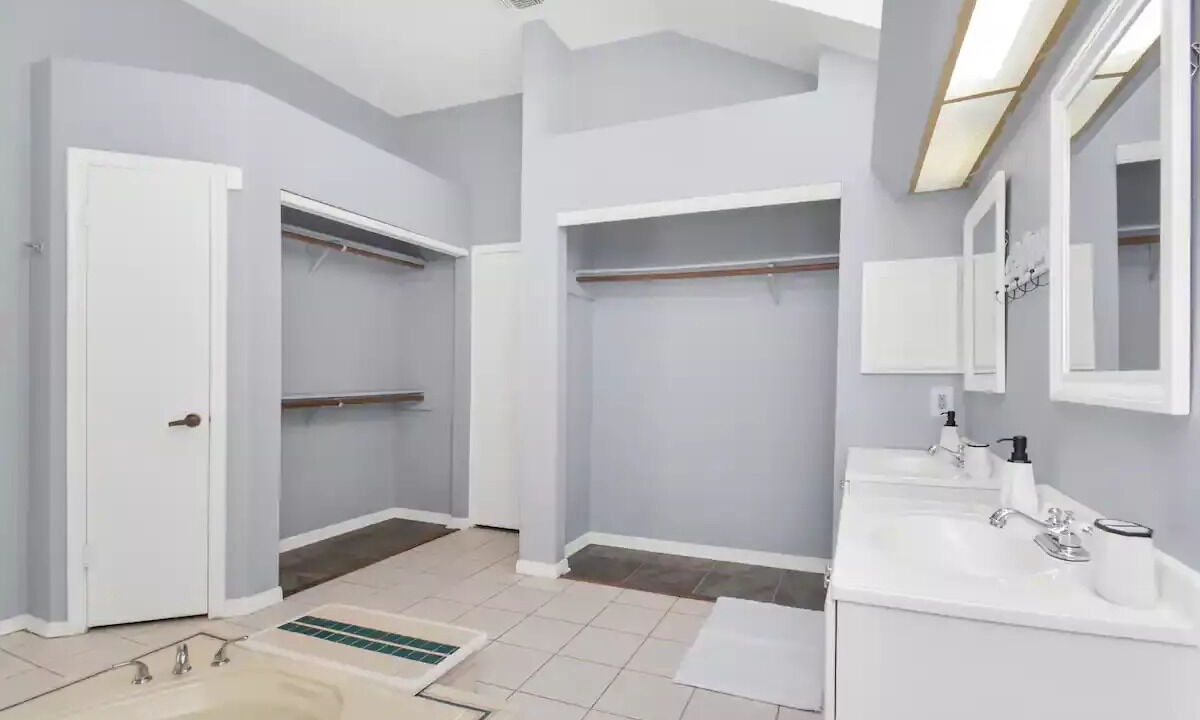 Photo of Bathroom in George Bush Park/Eldridge