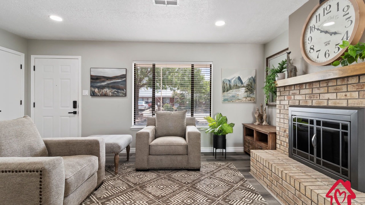 Photo of Livingroom in Paradise Hills Civic