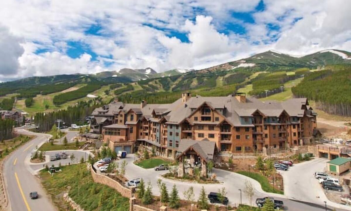 Photo of Outdoor in Peak 8