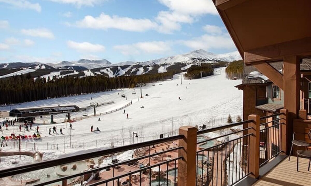 Photo of Outdoor in Peak 8