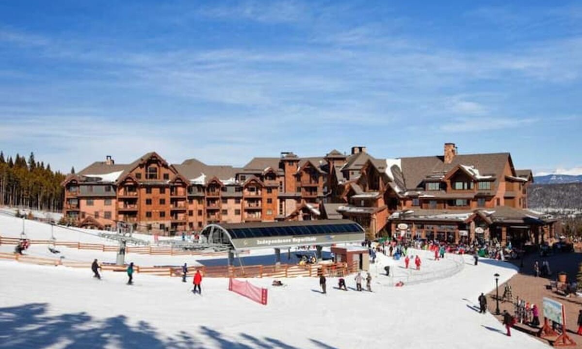 Photo of Outdoor in Peak 8