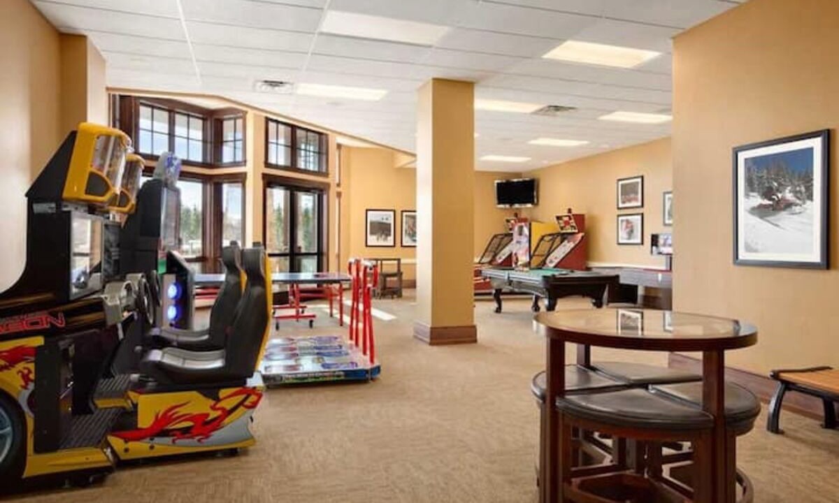 Photo of Bedroom in Peak 8