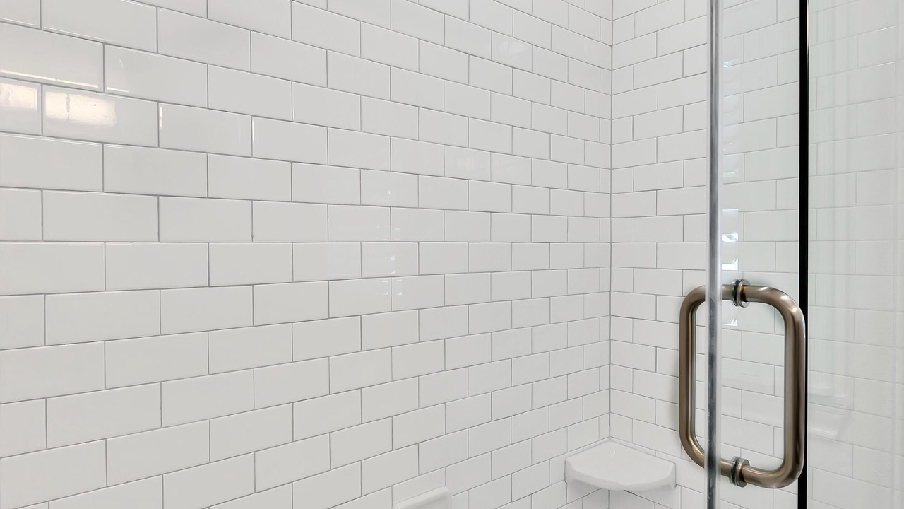 Photo of Bathroom in Austin Ave.