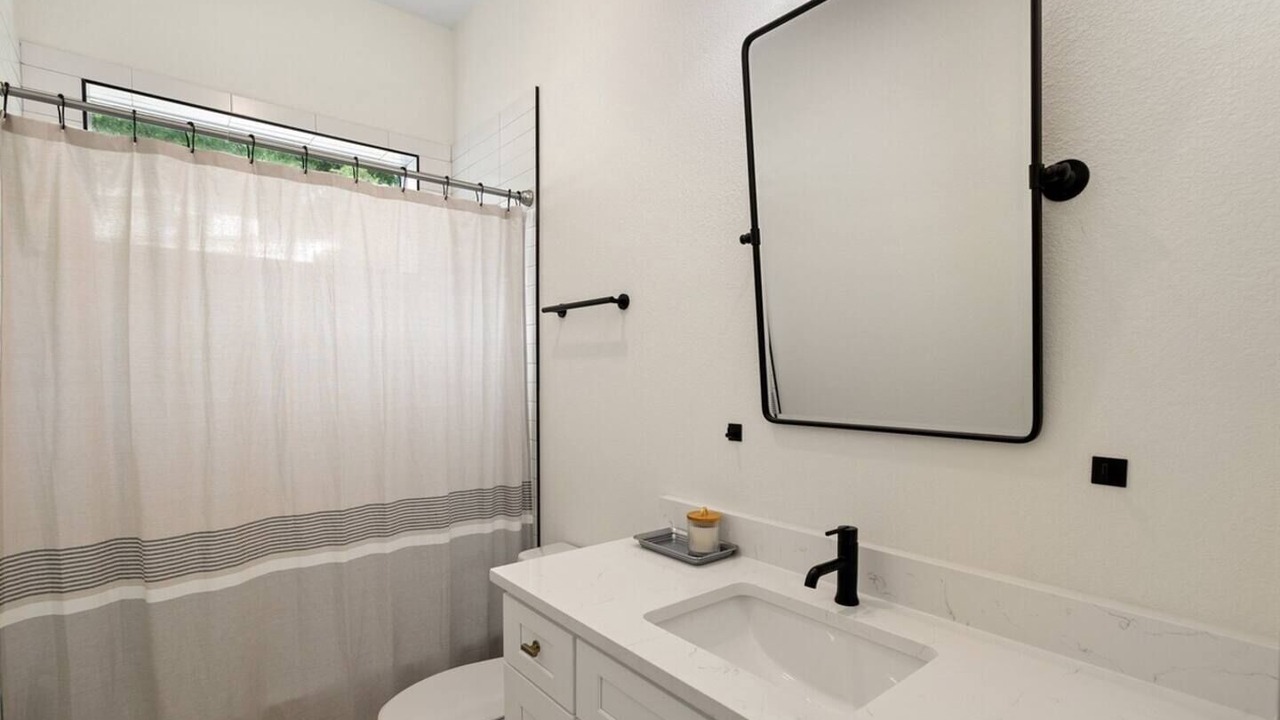 Photo of Bathroom in Apache Shores
