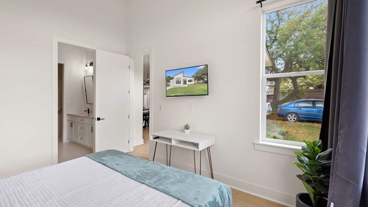 Photo of Bedroom in Apache Shores