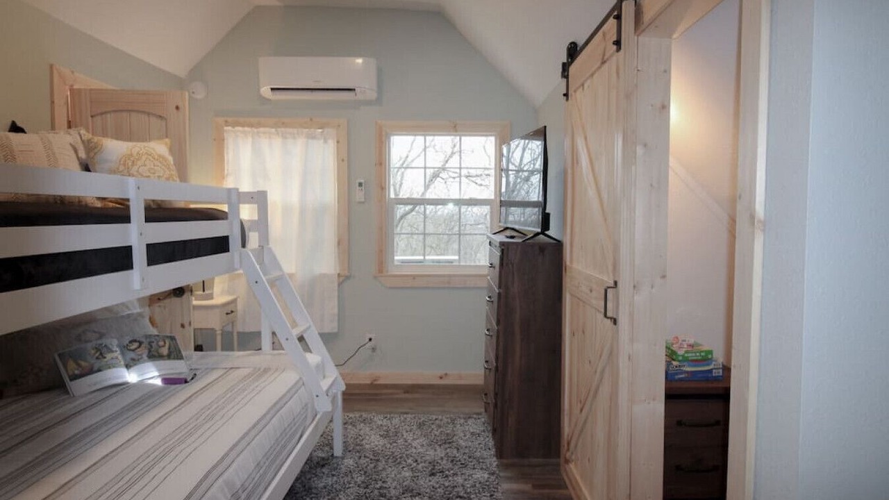 Photo of Bedroom in Cookson