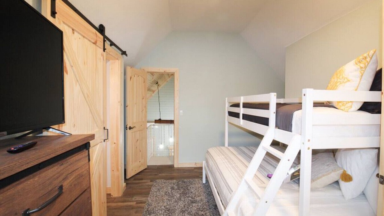 Photo of Bedroom in Cookson