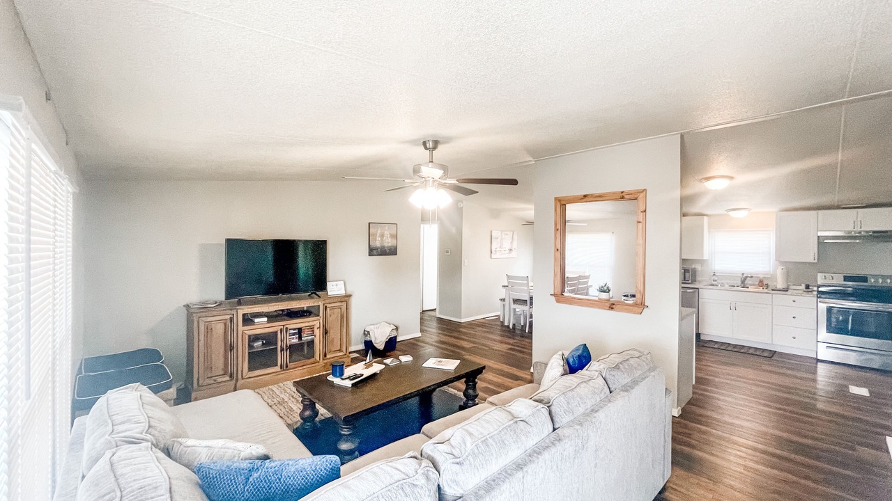 Photo of Livingroom in Mead
