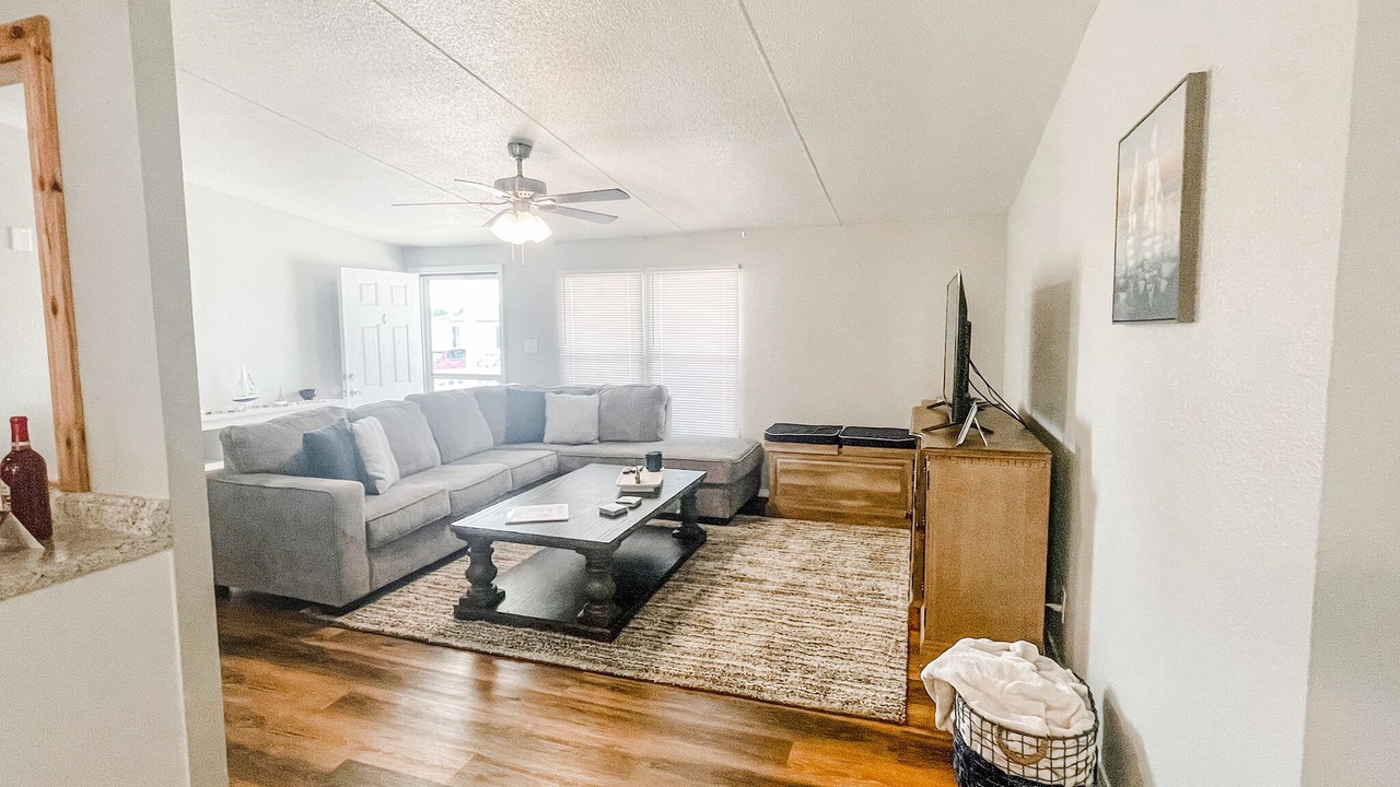 Photo of Livingroom in Mead