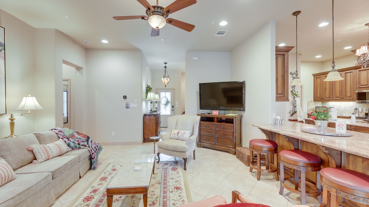 Photo of Livingroom in Bastrop