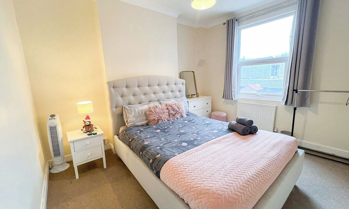 Photo of Others in North Acton