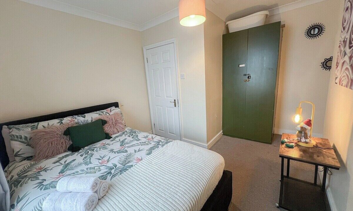 Photo of Bedroom in North Acton