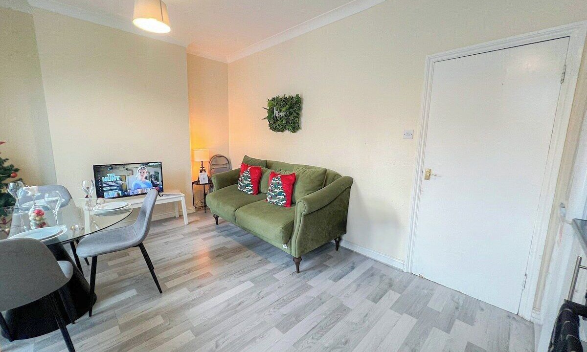 Photo of Livingroom in North Acton