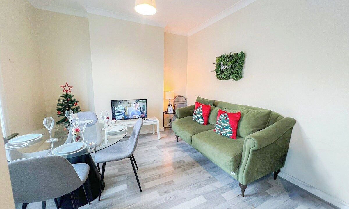 Photo of Livingroom in North Acton