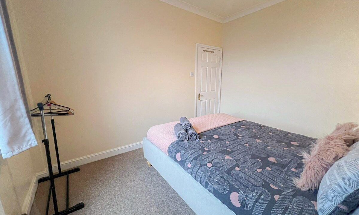 Photo of Bedroom in North Acton