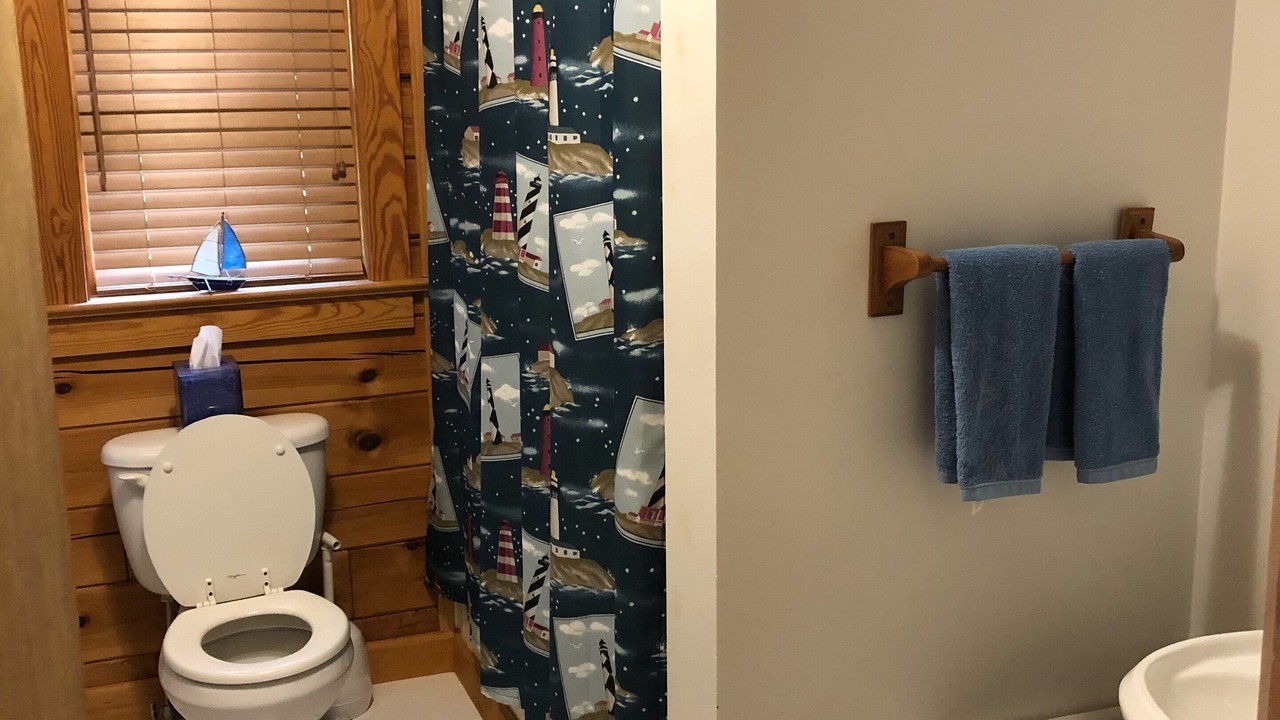 Photo of Bathroom in Chickamauga Lake