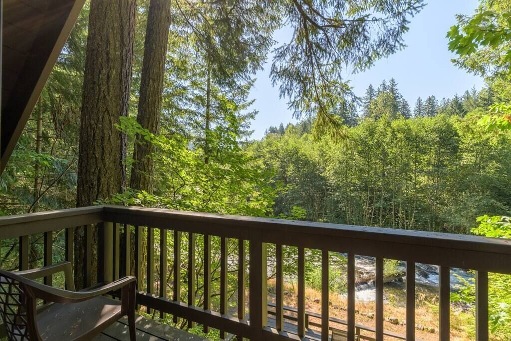 Photo of Others in Zigzag