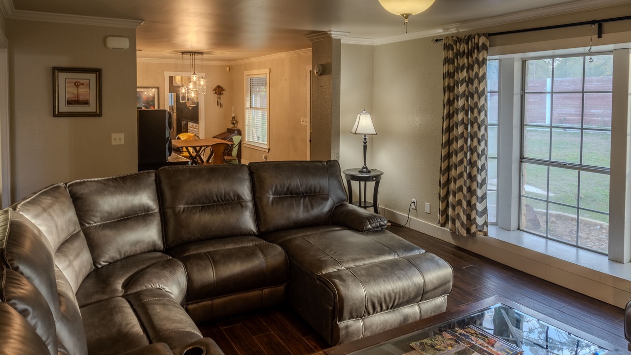 Photo of Livingroom in Cedar Creek