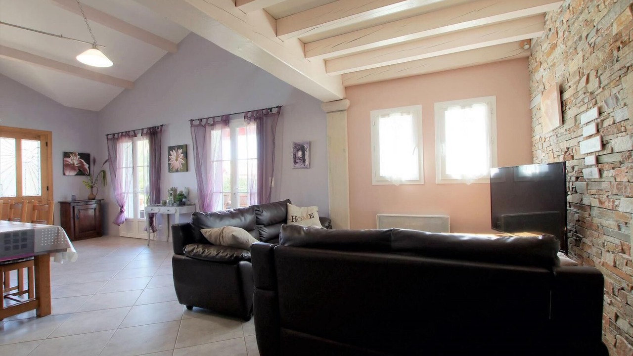 Photo of Livingroom in Souraide