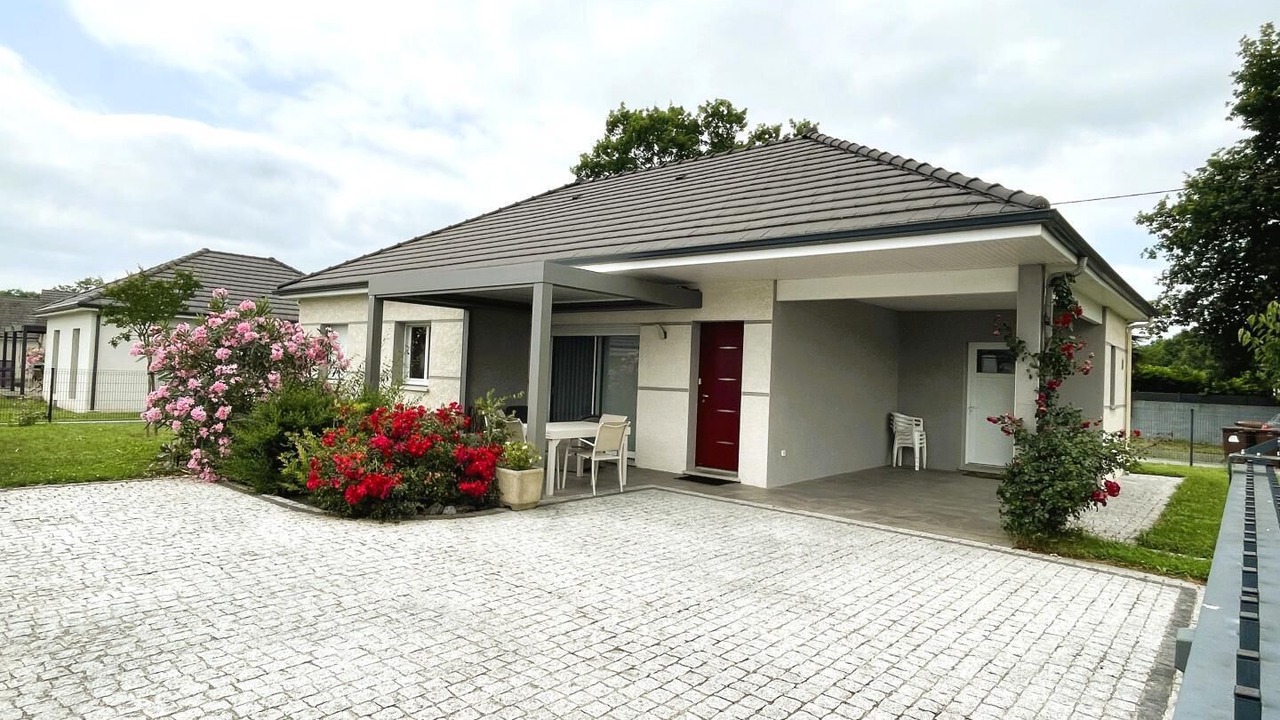 Photo of Outdoor in Pau Bearn Pyrenees