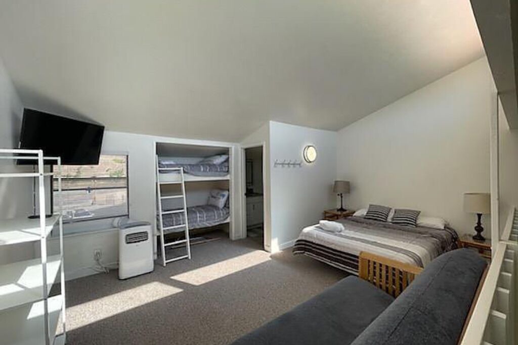Photo of Bedroom in Quincy