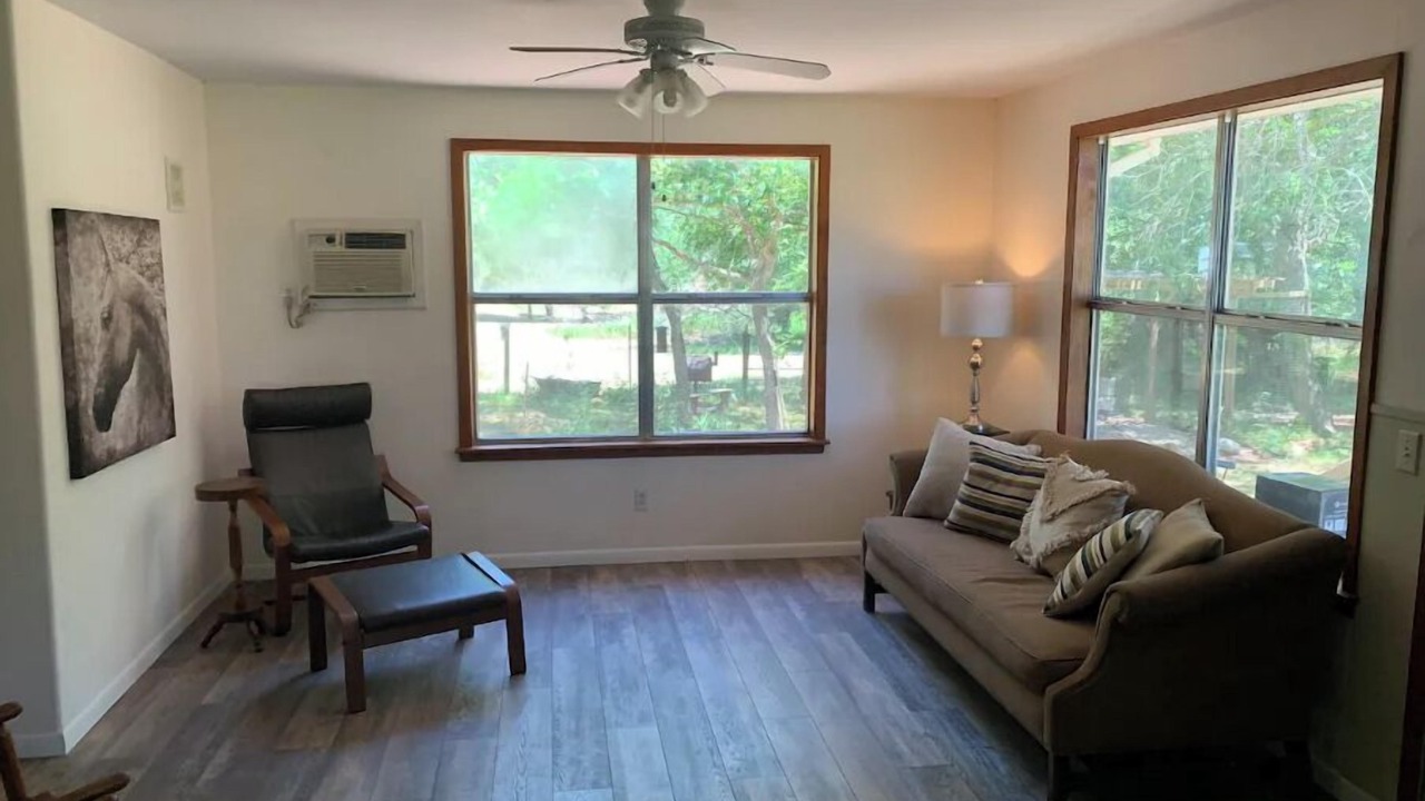 Photo of Livingroom in Lee County