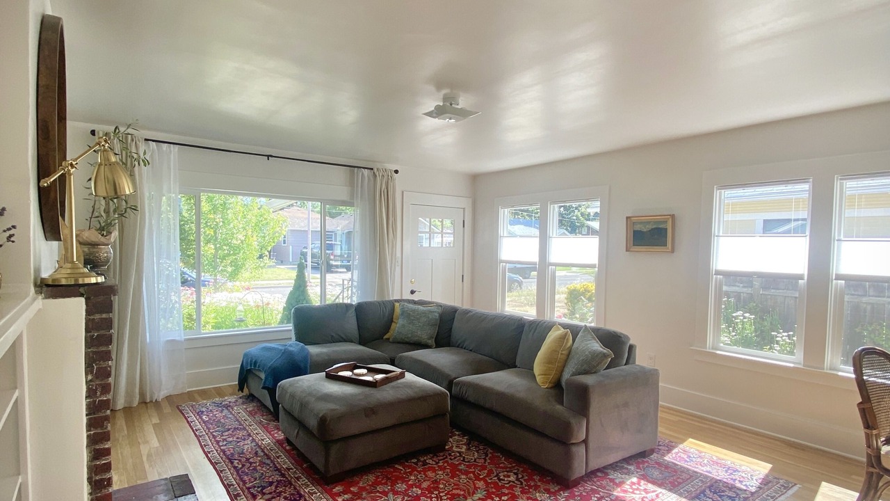 Photo of Livingroom in Medford