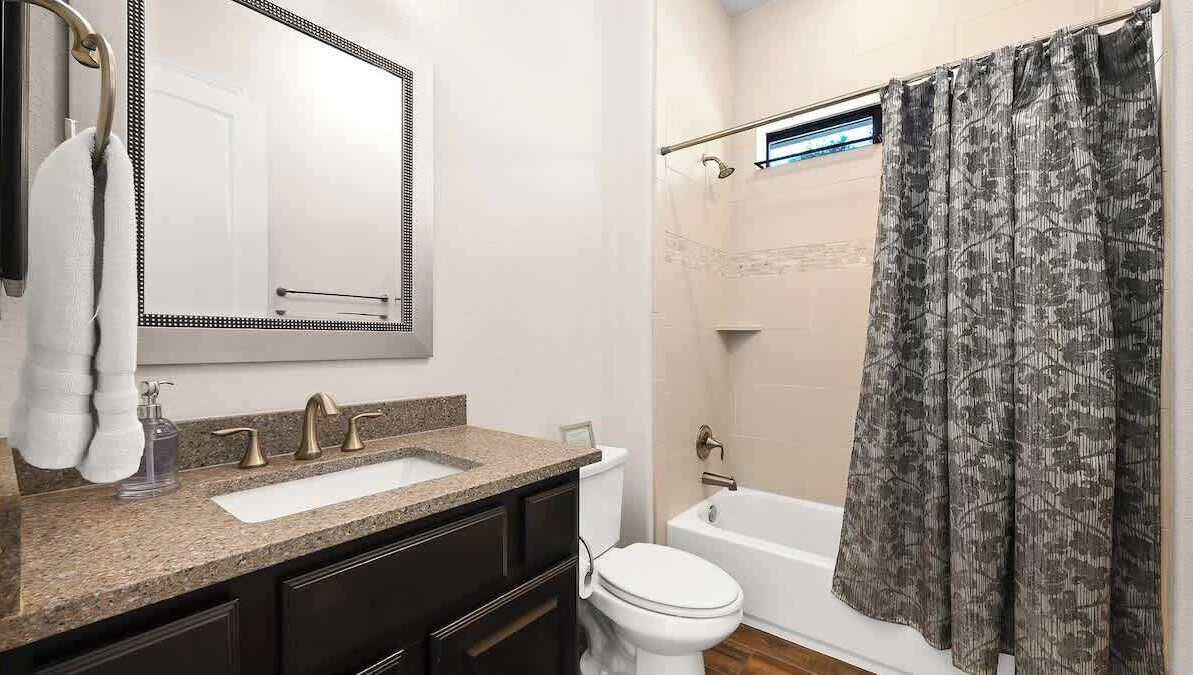 Photo of Bathroom in Apache Shores