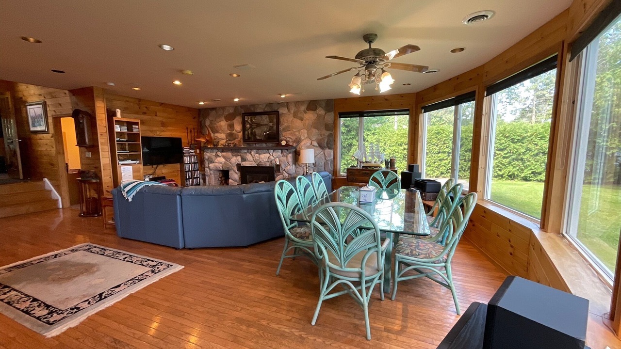 Photo of Livingroom in Victoria Road