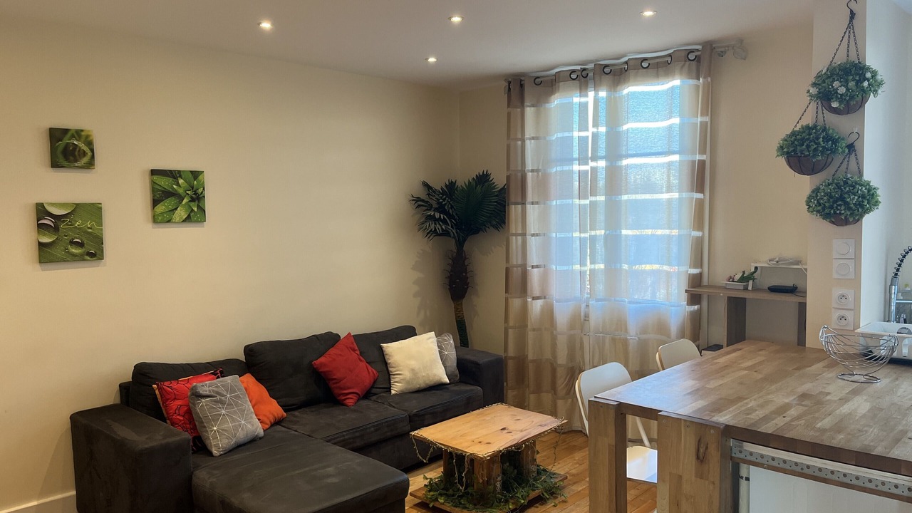 Photo of Livingroom in Feuillat Desgenettes