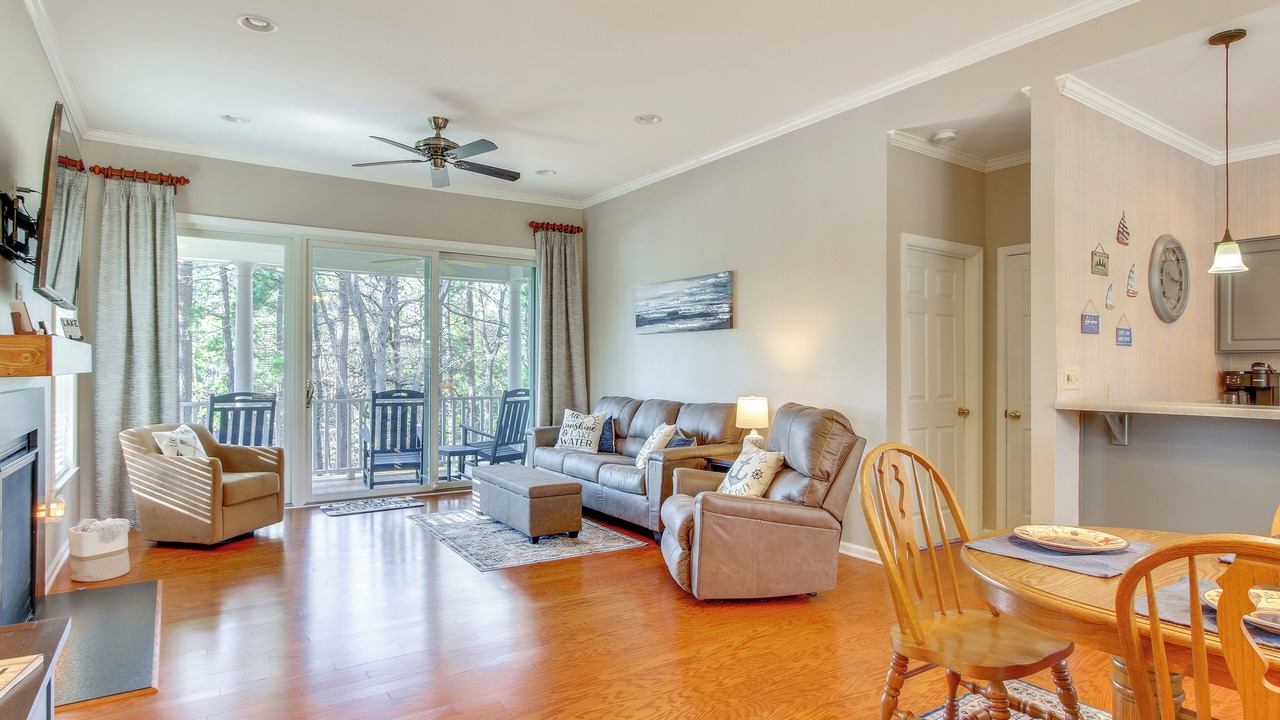 Photo of Livingroom in McCormick