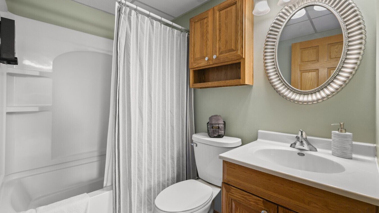 Photo of Bathroom in Black Wolf