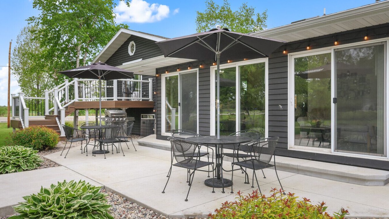 Photo of Outdoor in Black Wolf