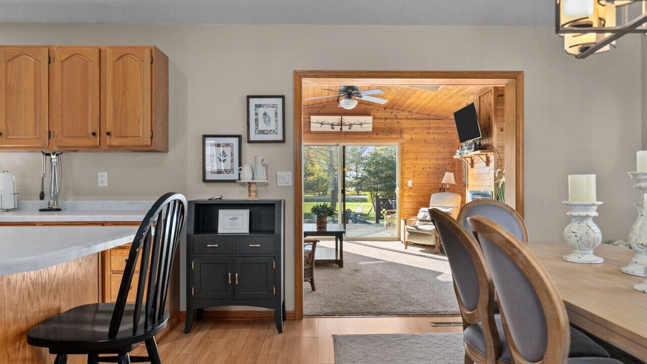 Photo of Others in Black Wolf