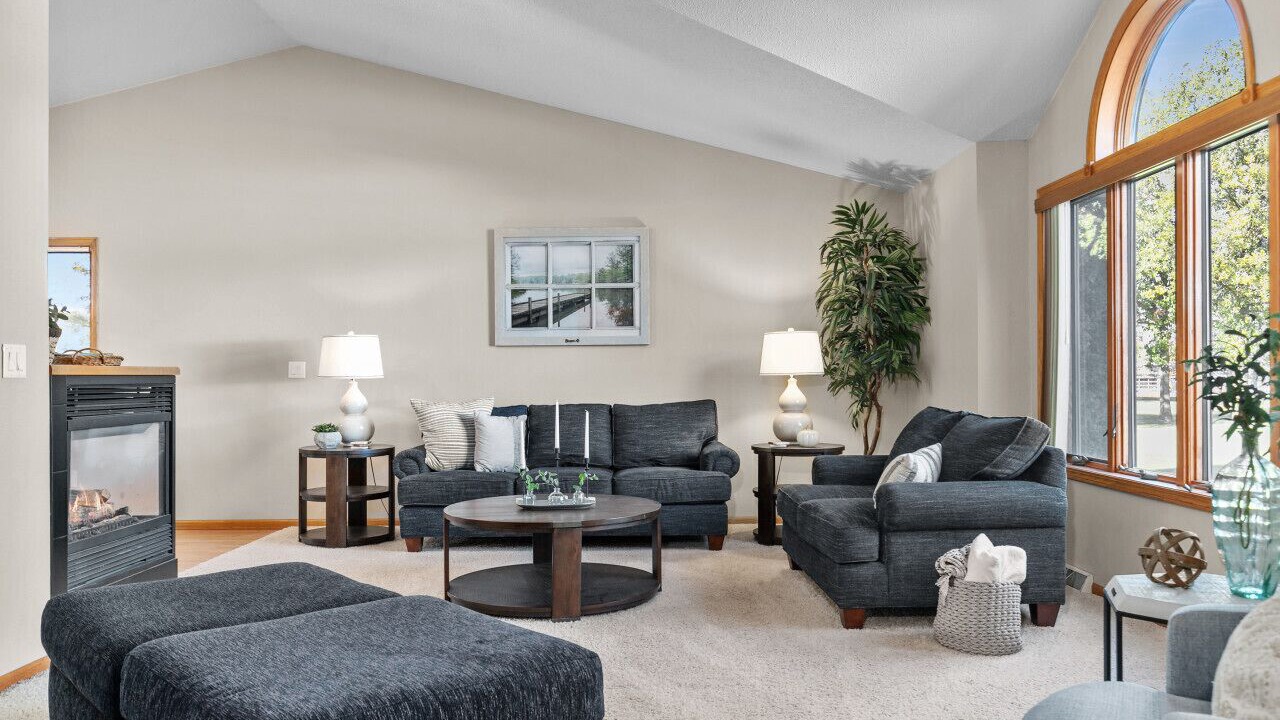 Photo of Livingroom in Black Wolf