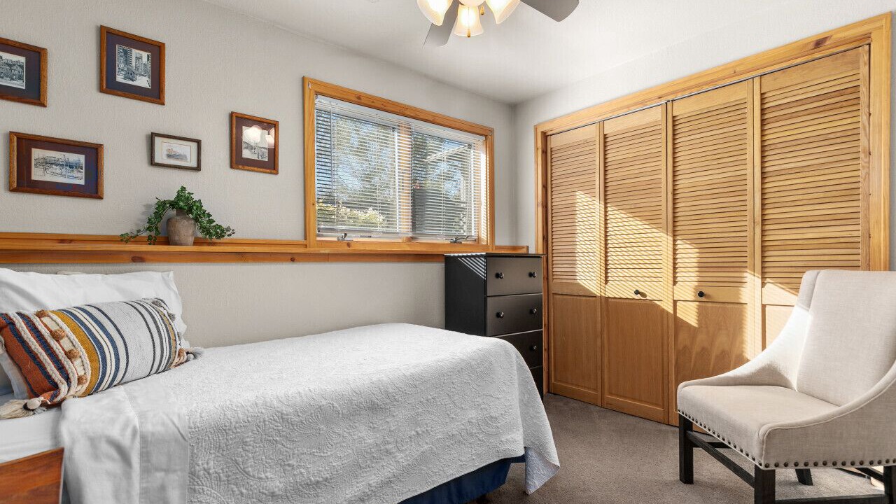 Photo of Bedroom in Black Wolf