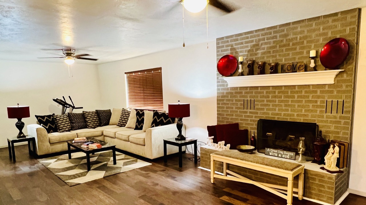 Photo of Livingroom in Alamogordo