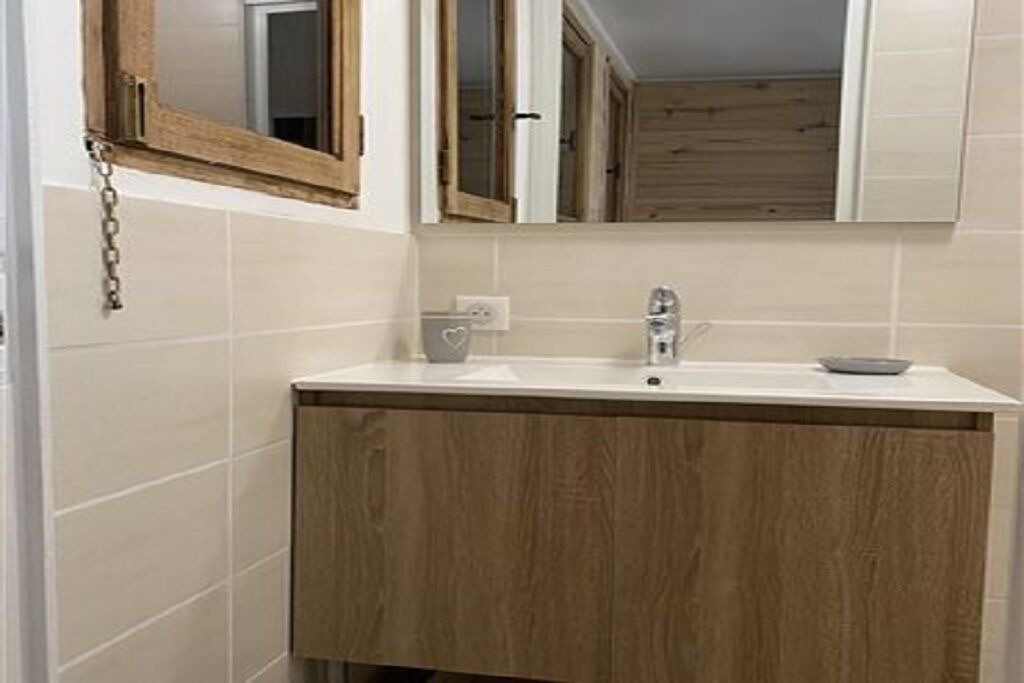 Photo of Bathroom in Mostuejouls