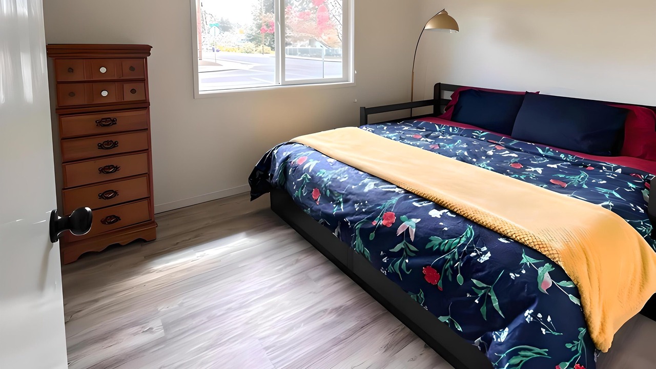 Photo of Others in Creswell