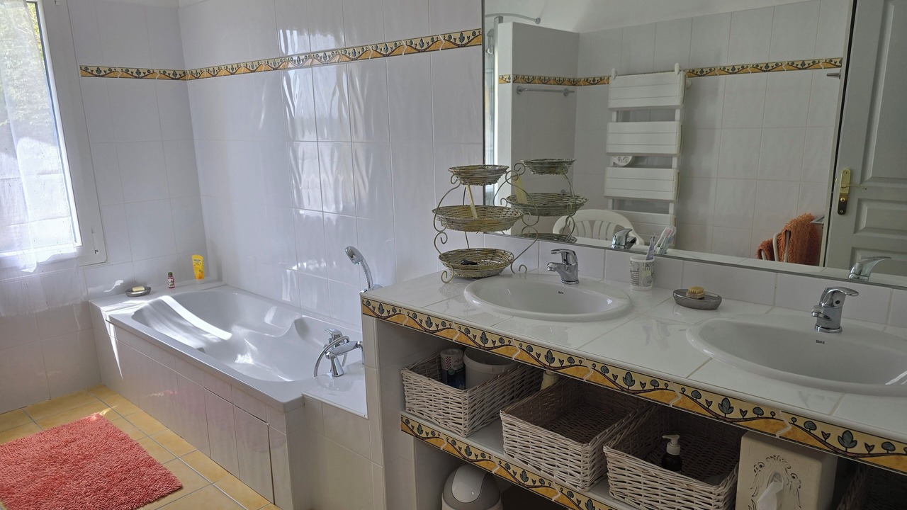 Photo of Bathroom in Saint-Amans-du-Pech