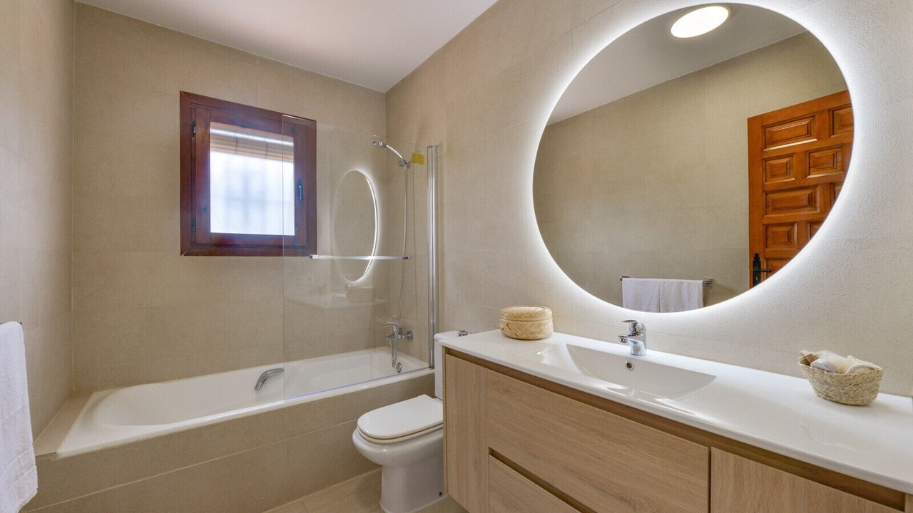 Photo of Bathroom in Empedrola