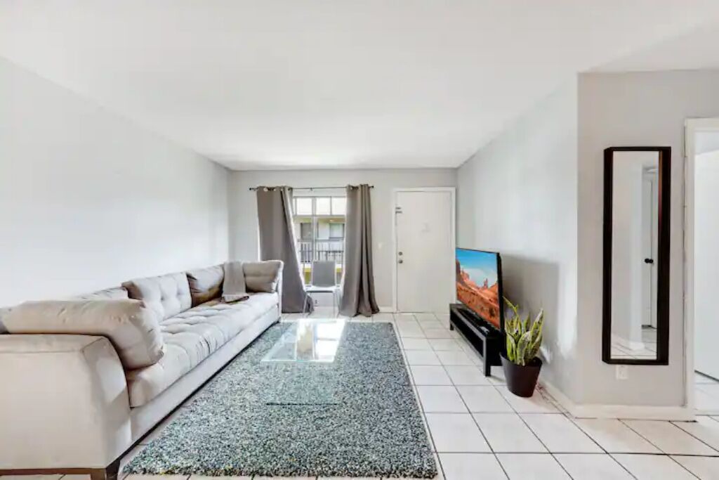 Photo of Livingroom in Kendall West