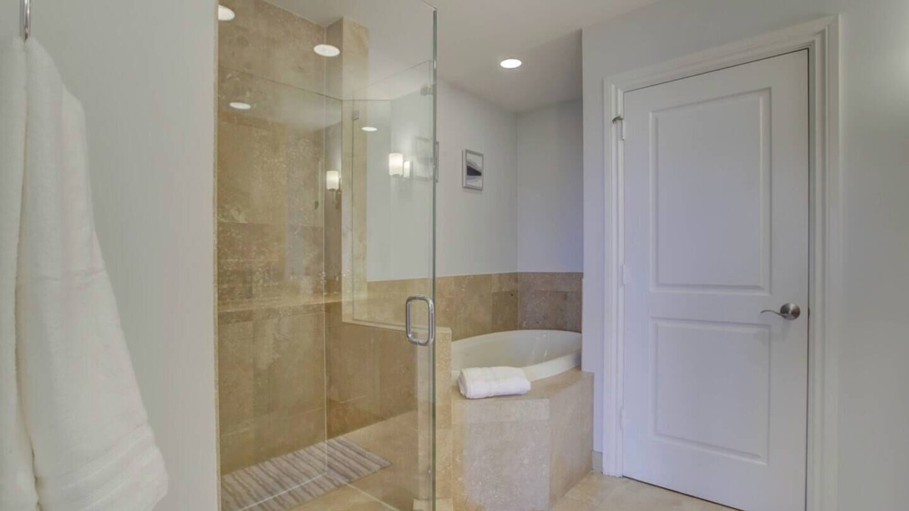 Photo of Bathroom in Colee Hammock