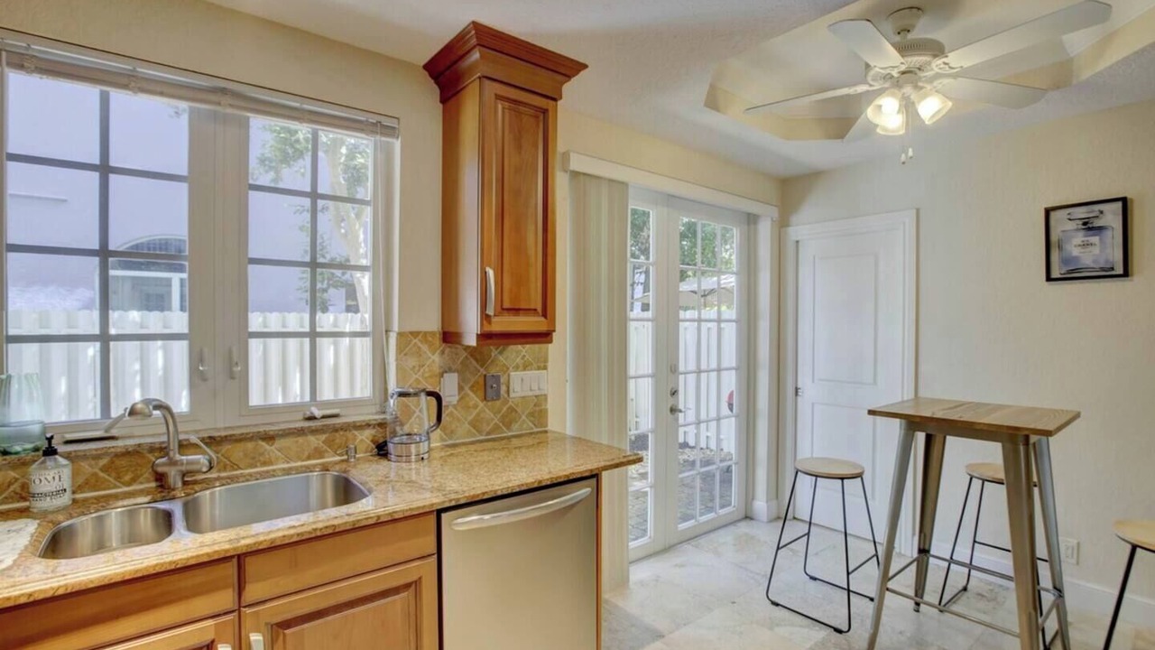 Photo of Kitchen in Colee Hammock