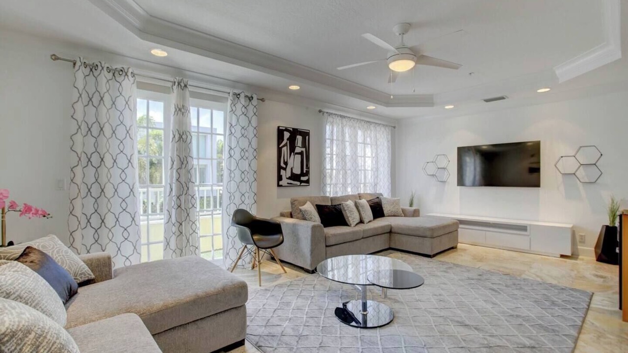 Photo of Livingroom in Colee Hammock