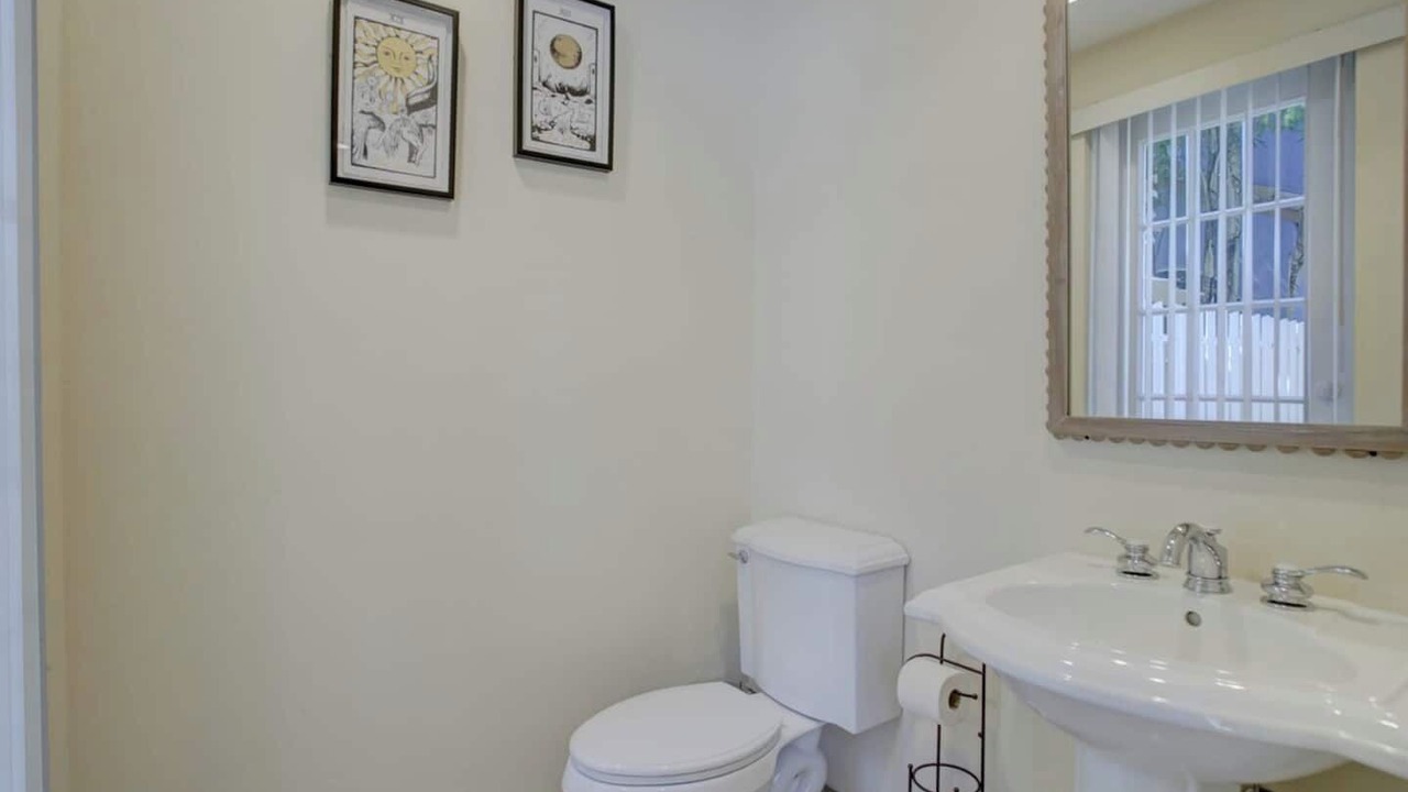 Photo of Bathroom in Colee Hammock