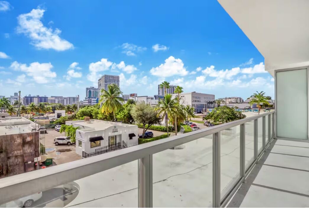 Photo of Patio Balcony in Northeast Miami