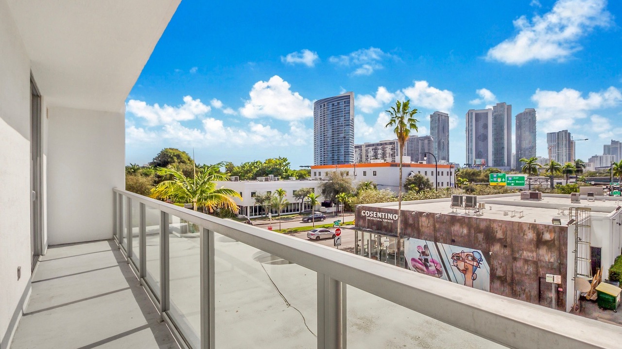 Photo of Patio Balcony in Northeast Miami
