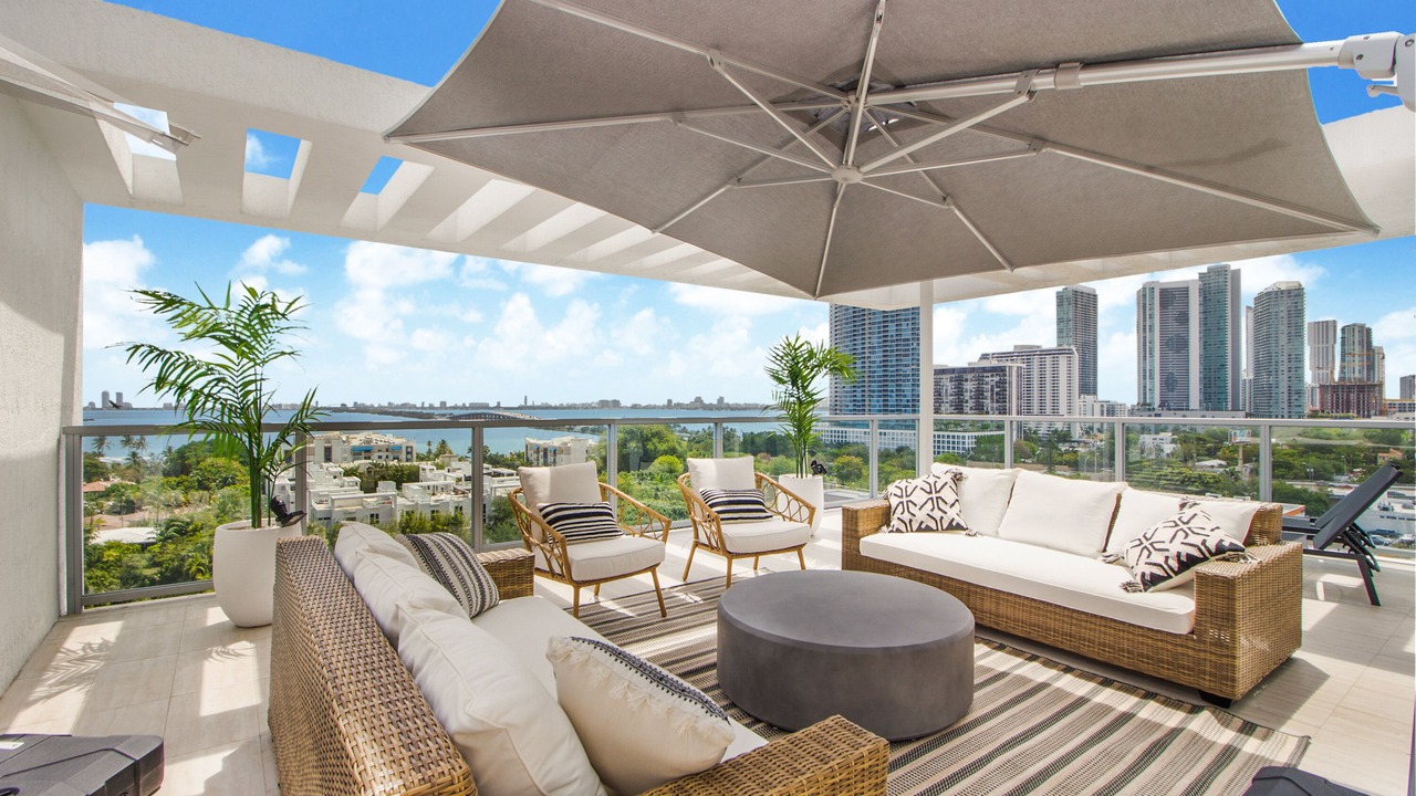 Photo of Patio Balcony in Northeast Miami
