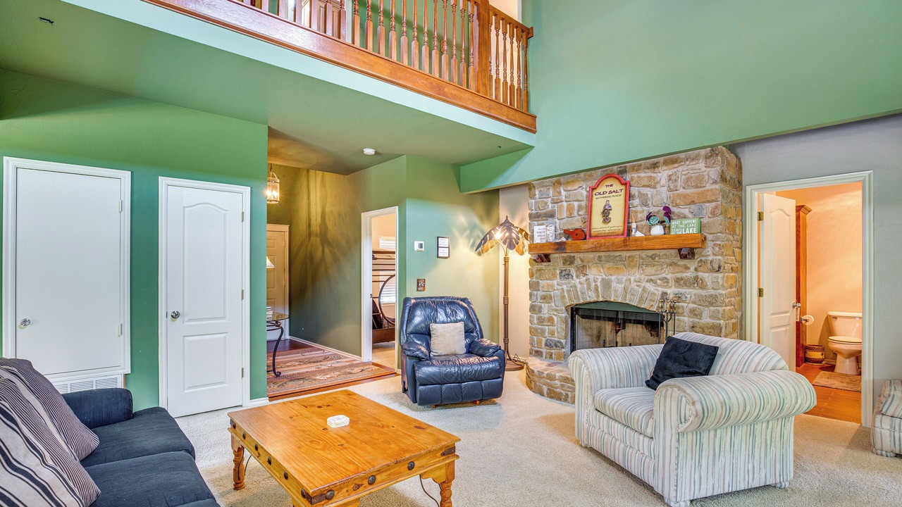 Photo of Livingroom in Kingston